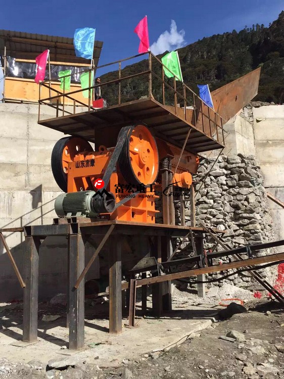 顎式破碎機使用現場