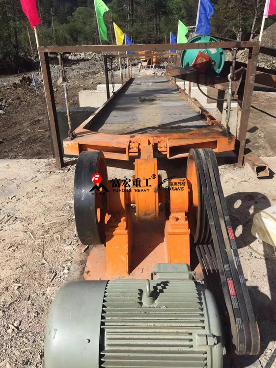 振動(dòng)篩使用現(xiàn)場(chǎng)